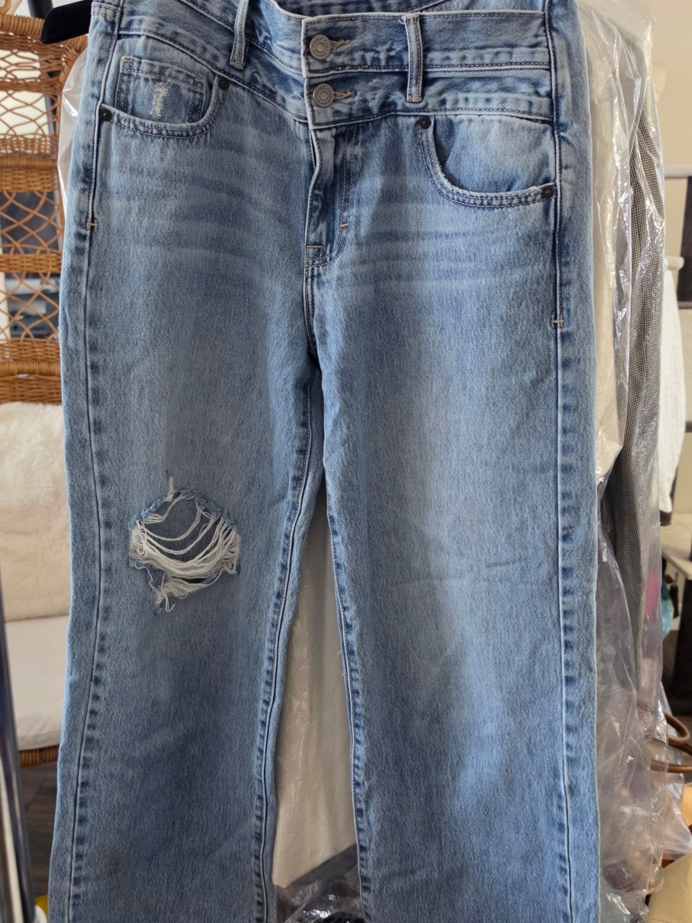 Hidden Classic Light Blue Distressed Women’s Jeans Size 27 Waist
